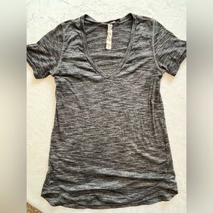 Lululemon gray shirt sleeve v neck shirt size 2
